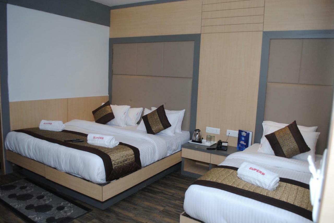 Hotel Superb 5 Mins Walk From New Delhi Station Exterior foto