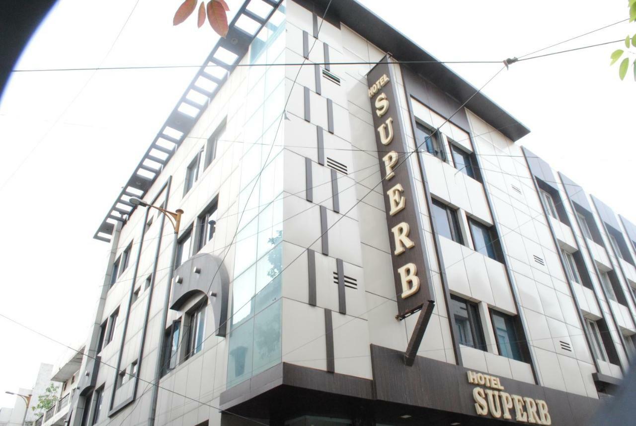 Hotel Superb 5 Mins Walk From New Delhi Station Exterior foto